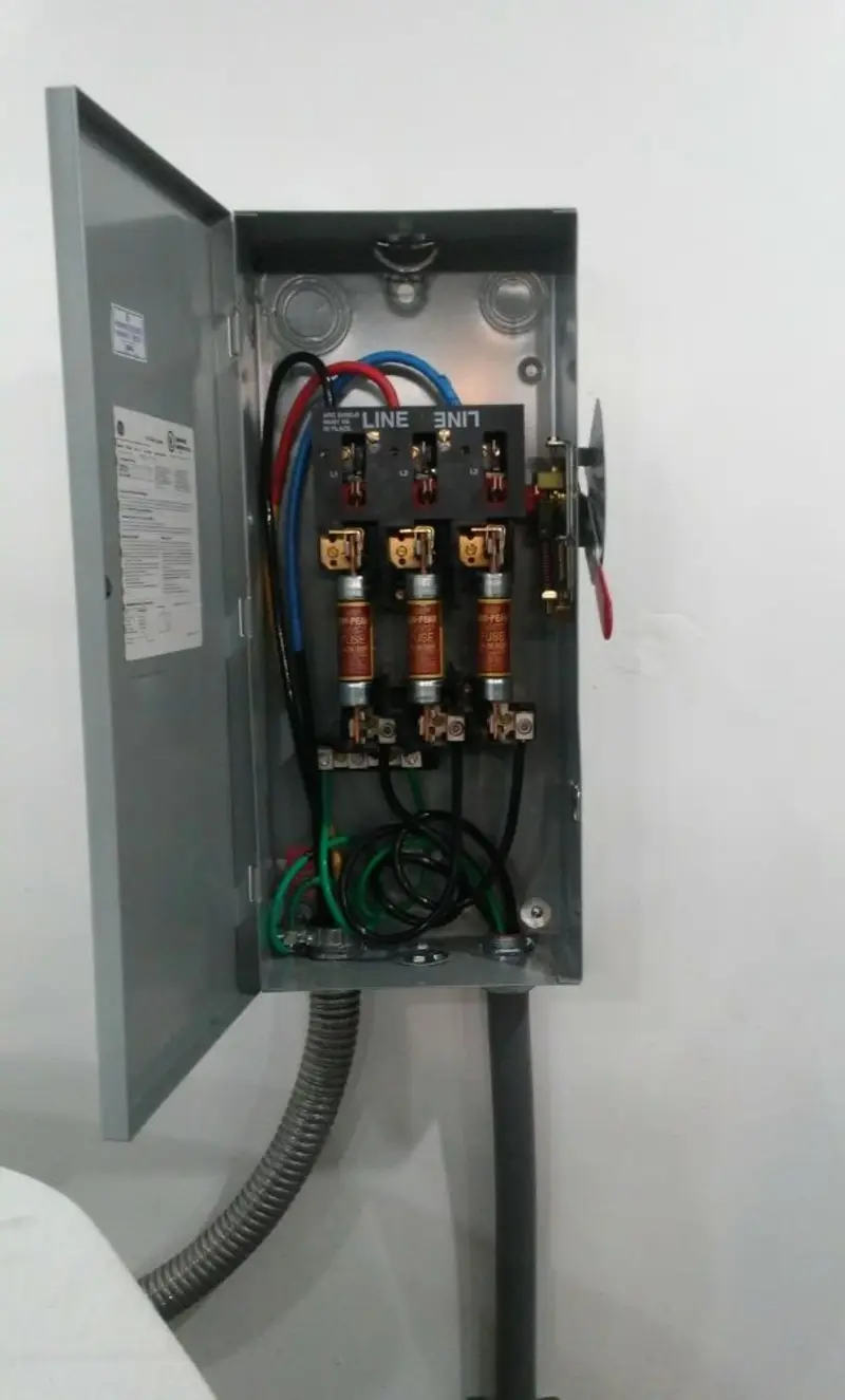 Three-phase disconnect switch installed for Electrical Wiring & Rewiring in Willowick